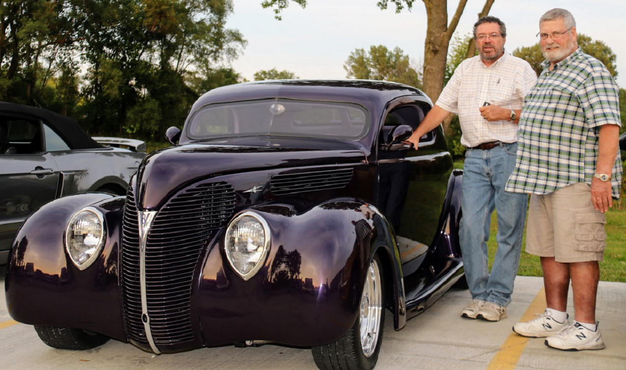 Dave McEchron & Tom Saelens' 38 Ford Deluxe